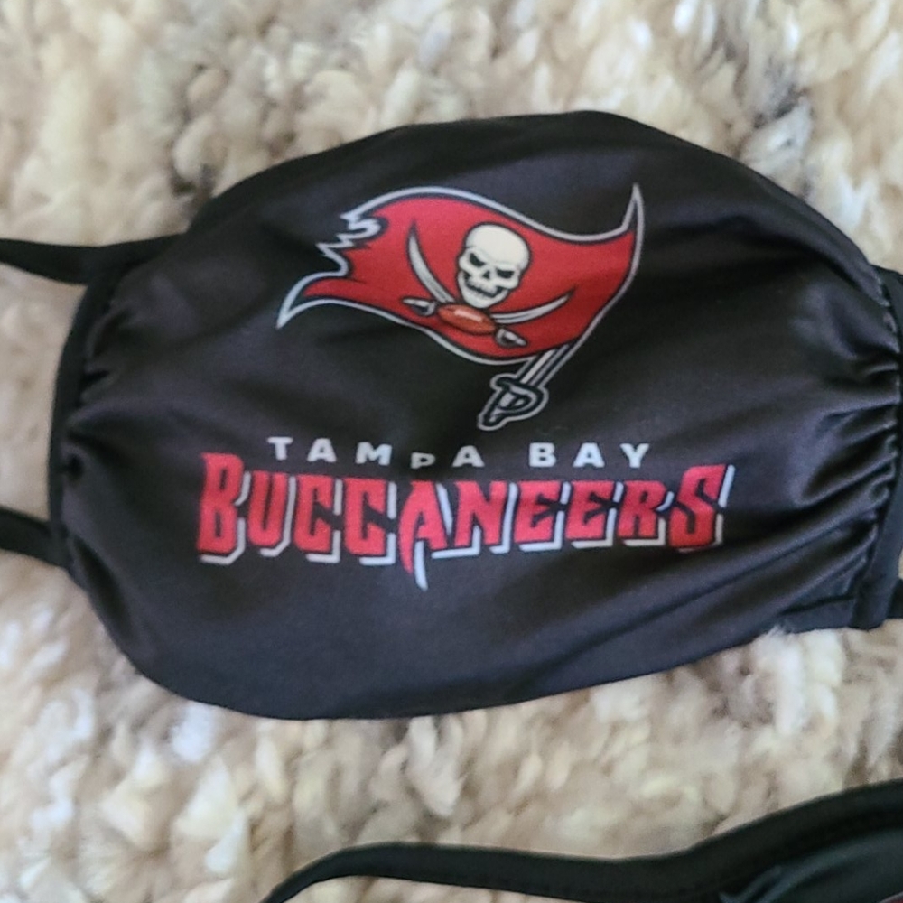 2 NFL Buccaneers Face Masks - Picture 3 of 5